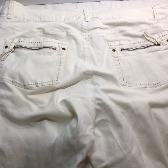Simon Chang White Denim Jeans with Gold accents Size 18 - Picture 4 of 15